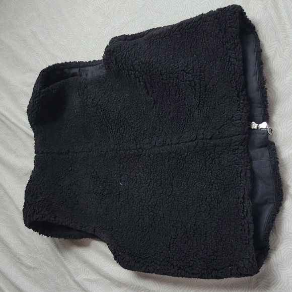 Madewell black faux fur vest Mob Wife - Picture 7 of 7